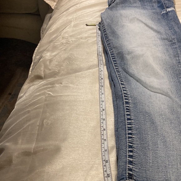 “No Boundaries” Denim Jean Capris size 9 - Picture 7 of 11